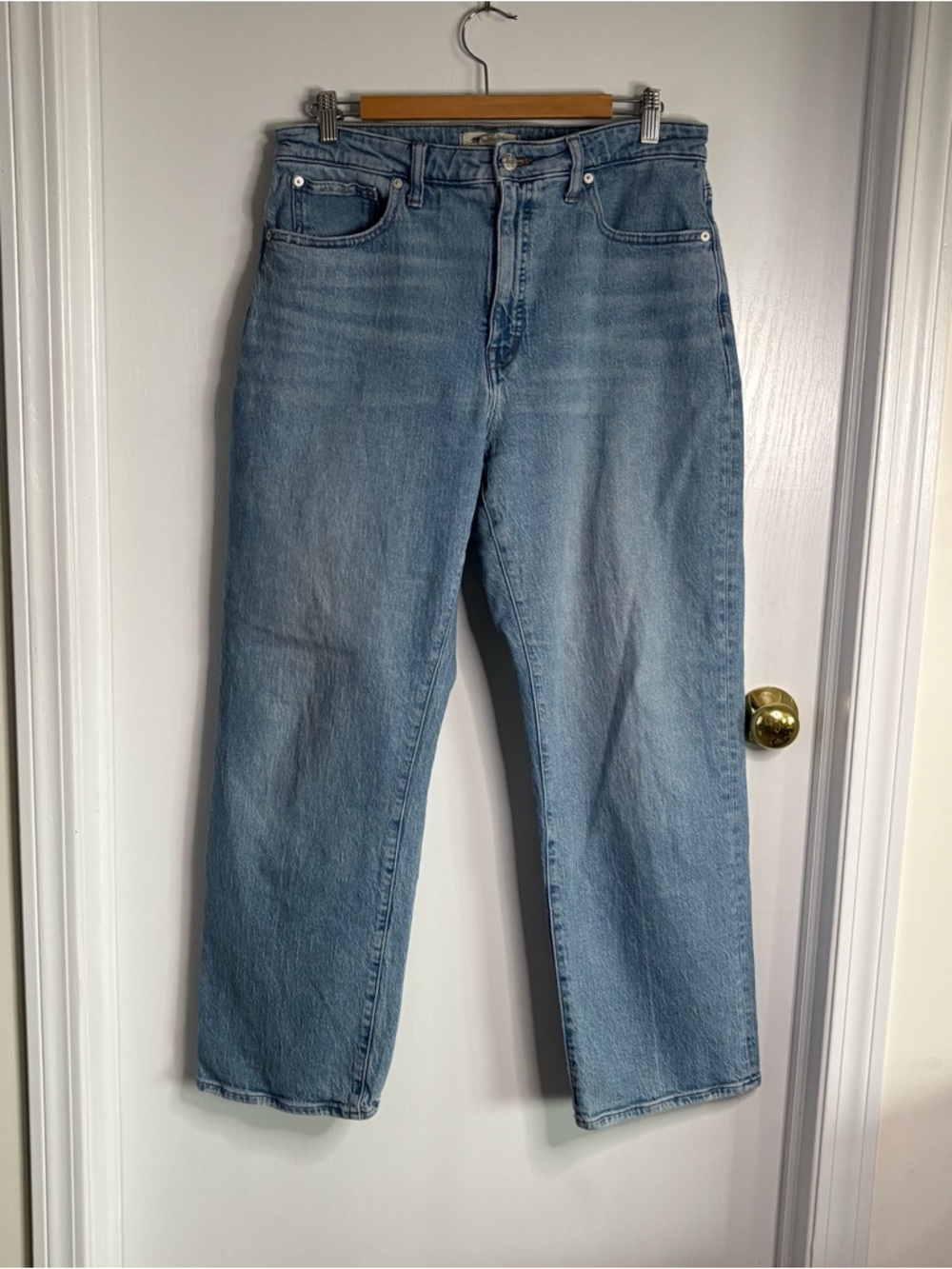 Madewell Curvy 90’s Straight-Leg Jeans 30x29
Y2K Wardrobe Basic Cotton